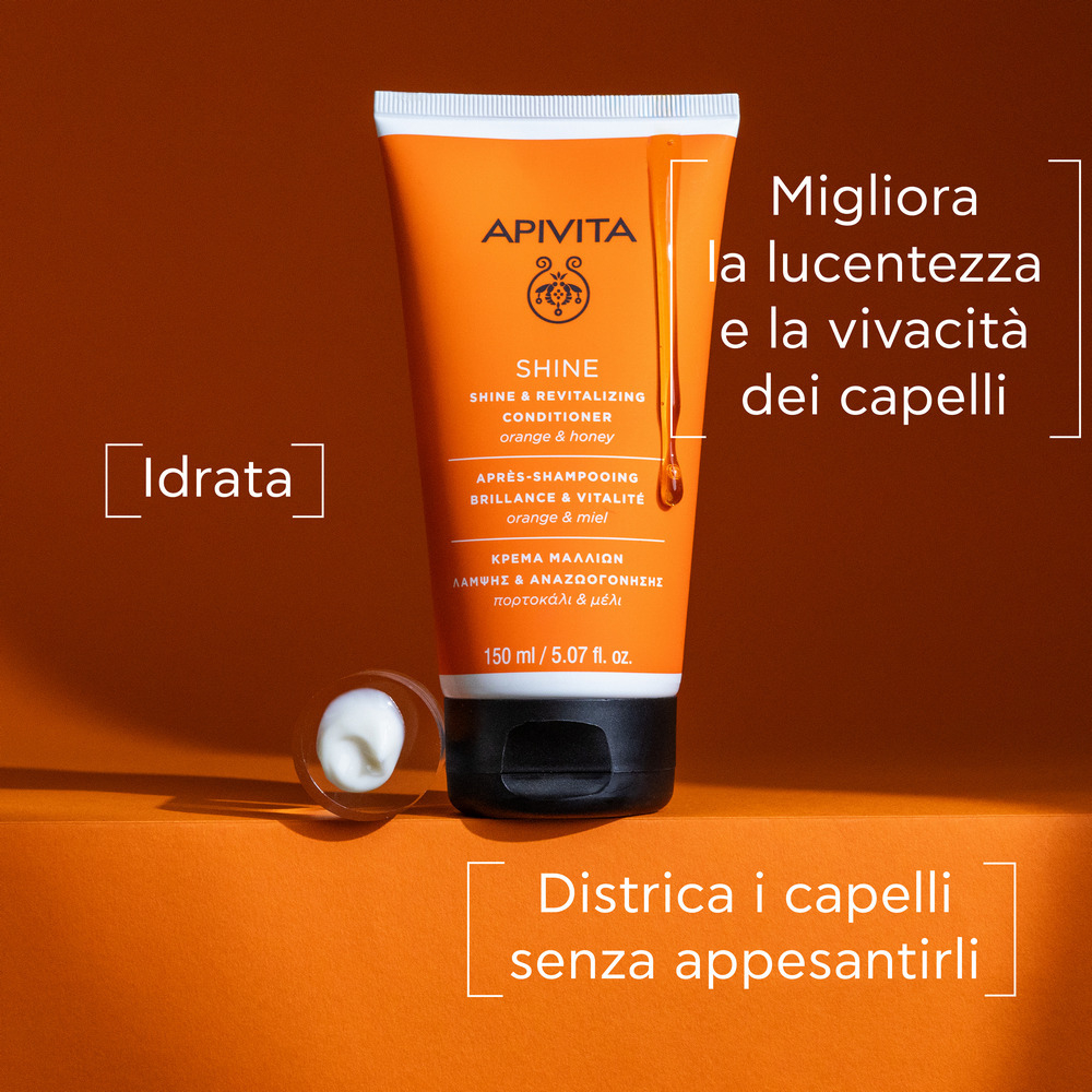 APIVITA Balsamo Illuminante Rivitalizzante per Tutti i Tipi di Capello 150ML