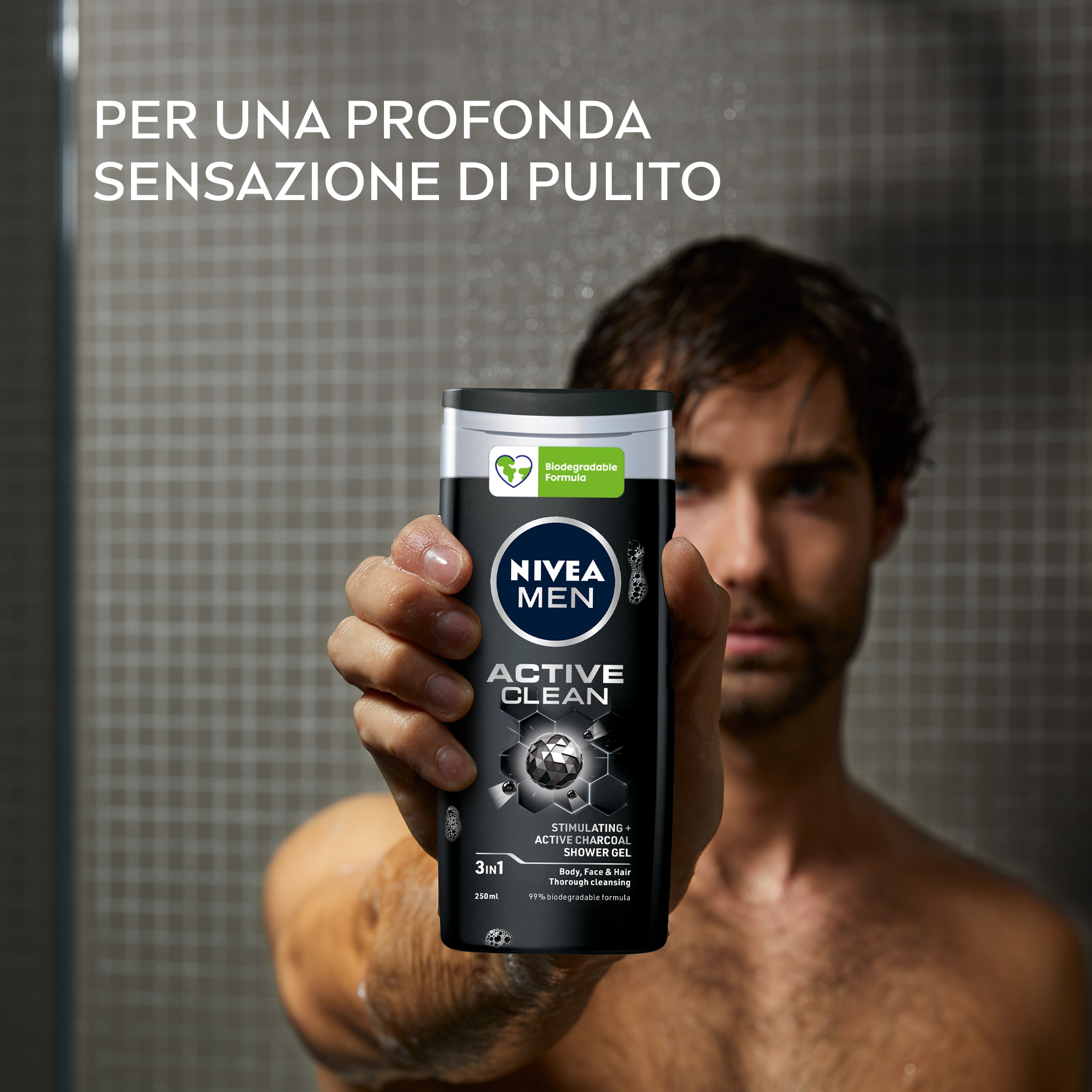 Nivea Men Doccia Shampoo Active Clean 250 ml, Docciaschiuma uomo efficace per viso, corpo e capelli