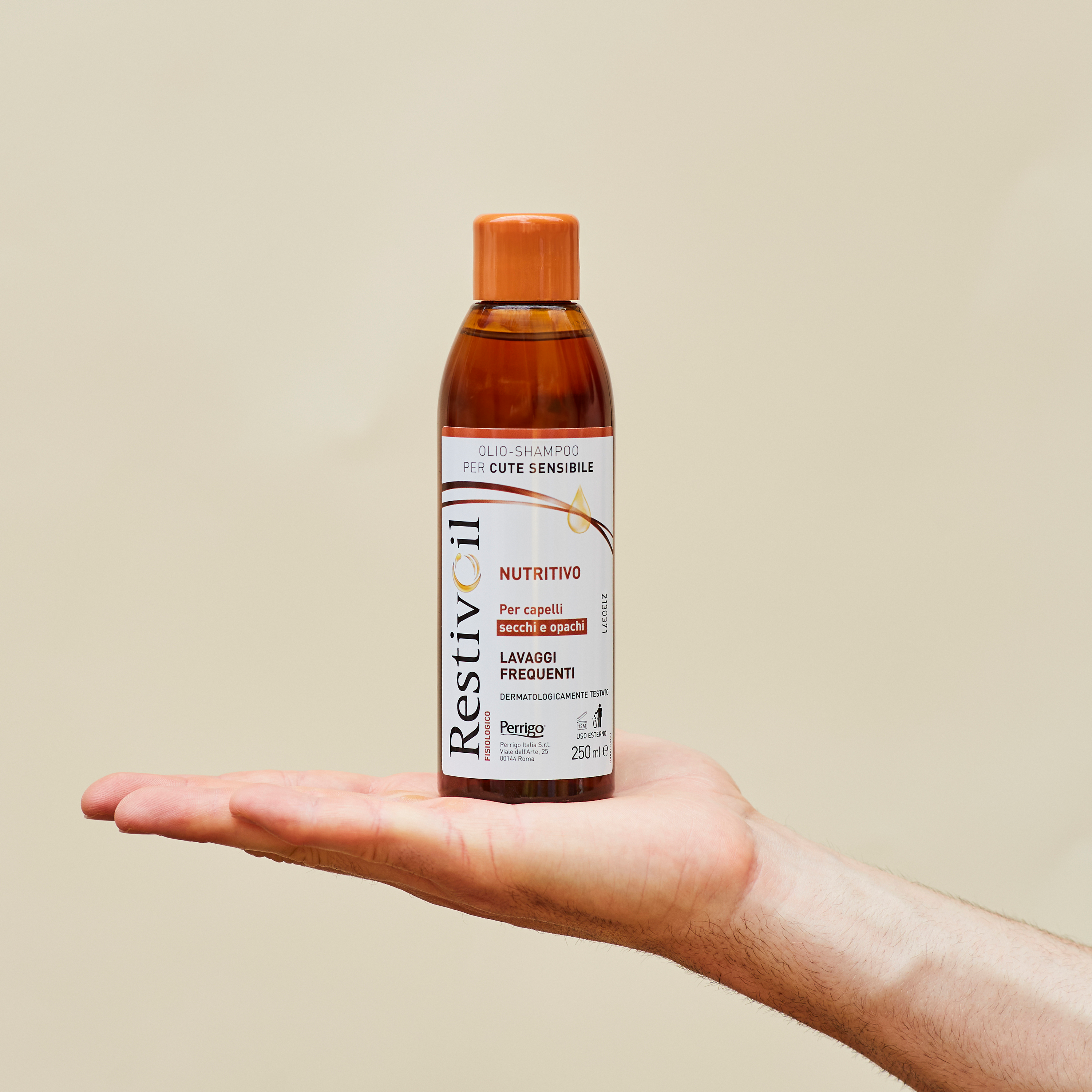 Restivoil Fisiologico Nutritivo Olio Shampoo Capelli Secchi e Opachi 250 ml