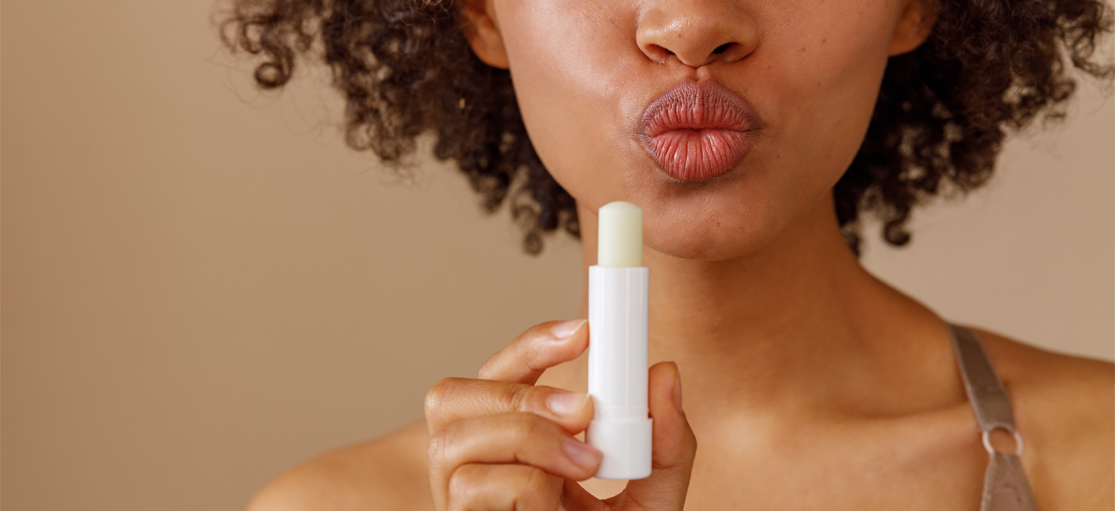 Protezione solare labbra: come scegliere il balsamo con spf