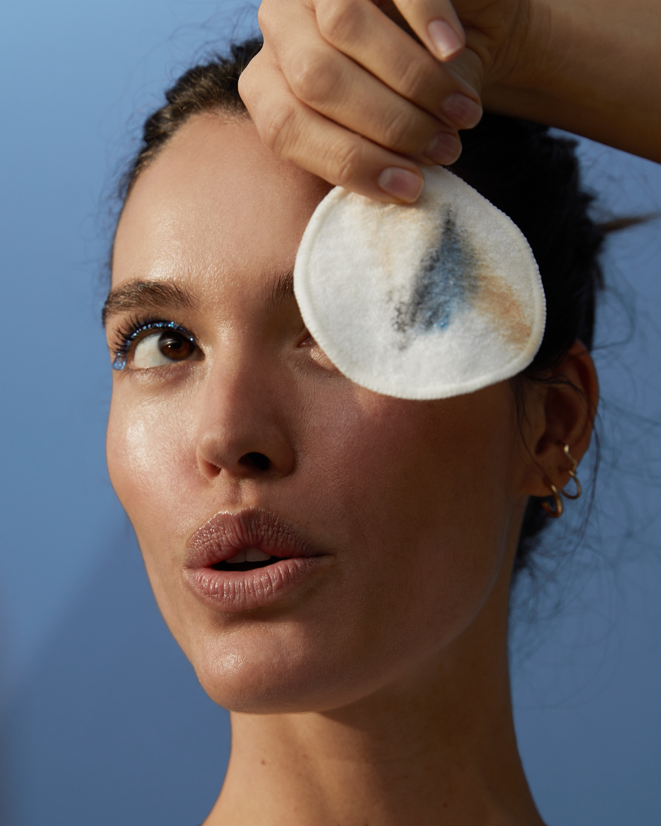 Nivea Acqua Micellare Rigenerante 400 ml, Struccante viso e occhi con 5% siero + Aminoacid Complex