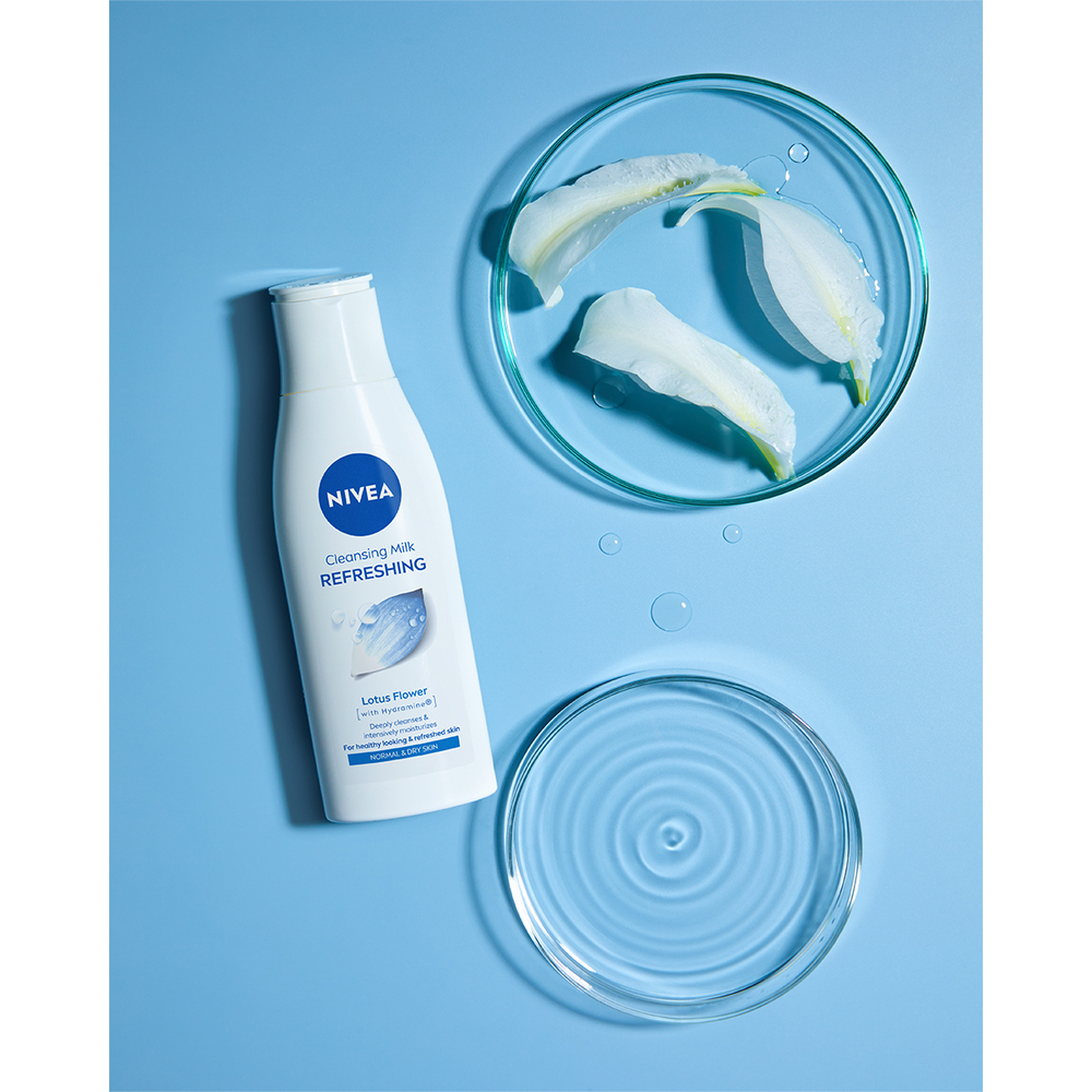Nivea Latte Detergente Rinfrescante 200 ml, Latte detergente viso idratante e delicato