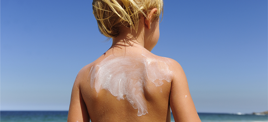 Crema solare per bambini: come scegliere la migliore