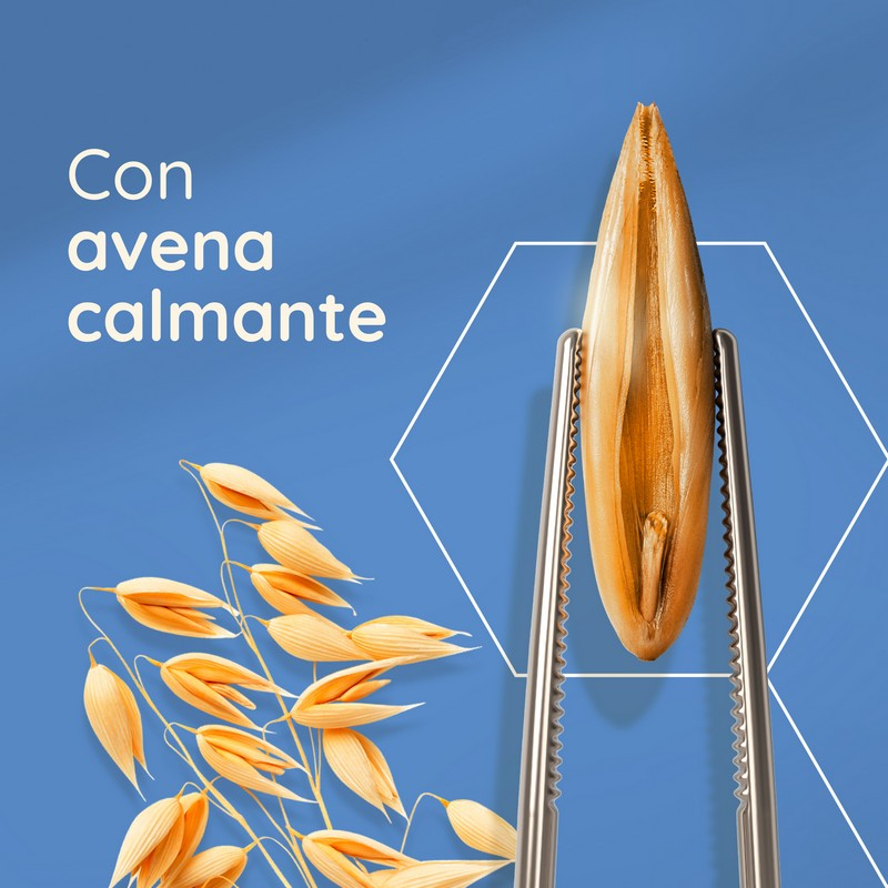 Aveeno Skin Relief Shampoo Lenitivo Per Prurito, Shampoo lenitivo e antiprurito, Shampoo delicato all'Avena per cute irritabile, Shampoo cute secca e sensibile ad alta tollerabilità, 300 ml