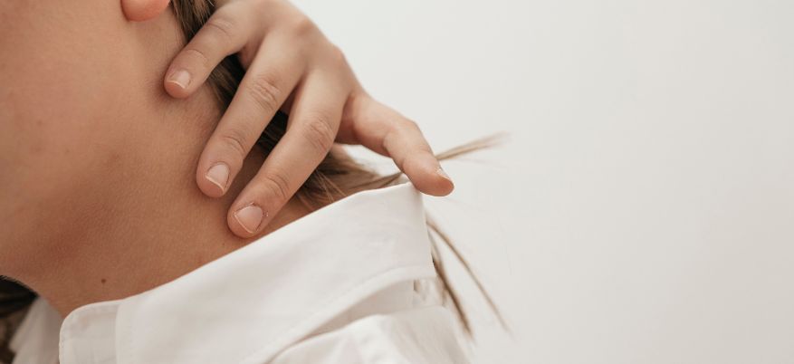 Torcicollo: Cause e rimedi efficaci per alleviare il dolore