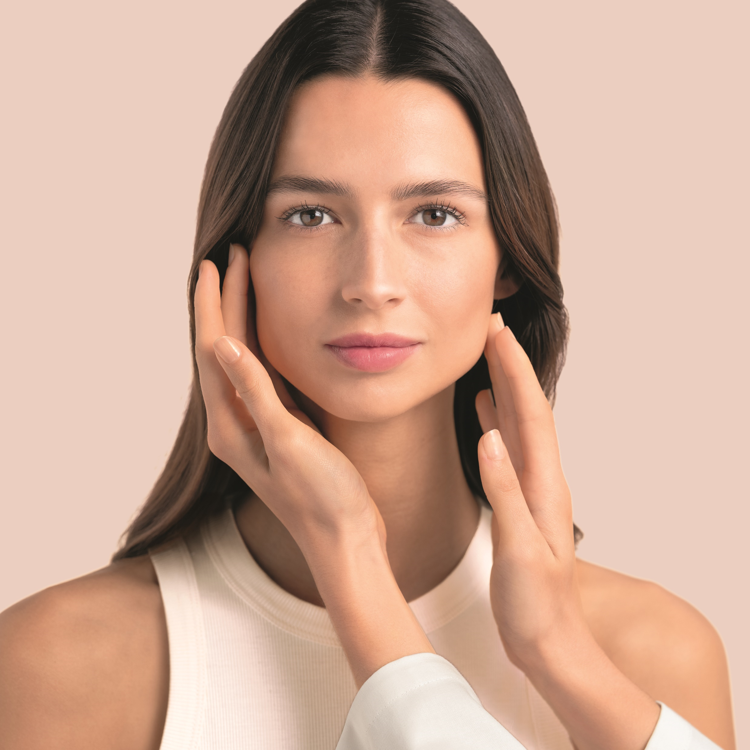 Eau Thermale Avène Hydrance BB Light, Crema Idratante Colorata perfezionatrice SPF30, Uniforma e idrata effetto Glow, Pelle sensibile disidratata, 40ml 