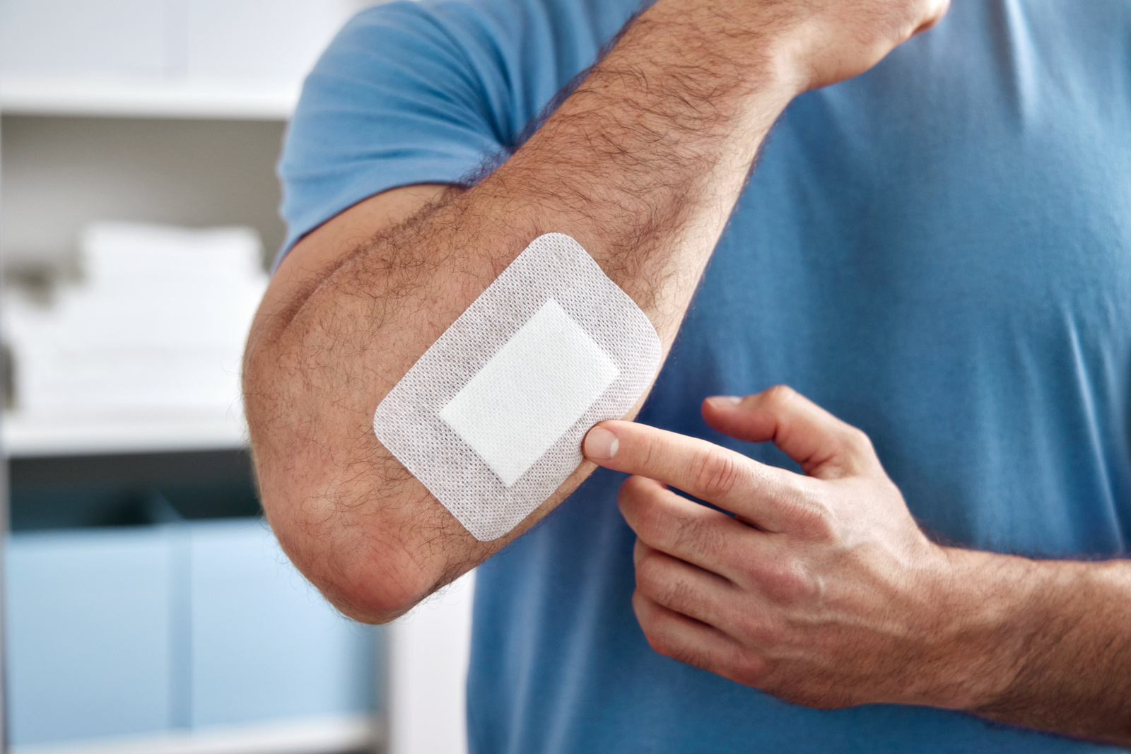 Hansaplast Bastoncini Cotonati, Cotton fioc per il kit pronto soccorso casalingo, 200 pezzi