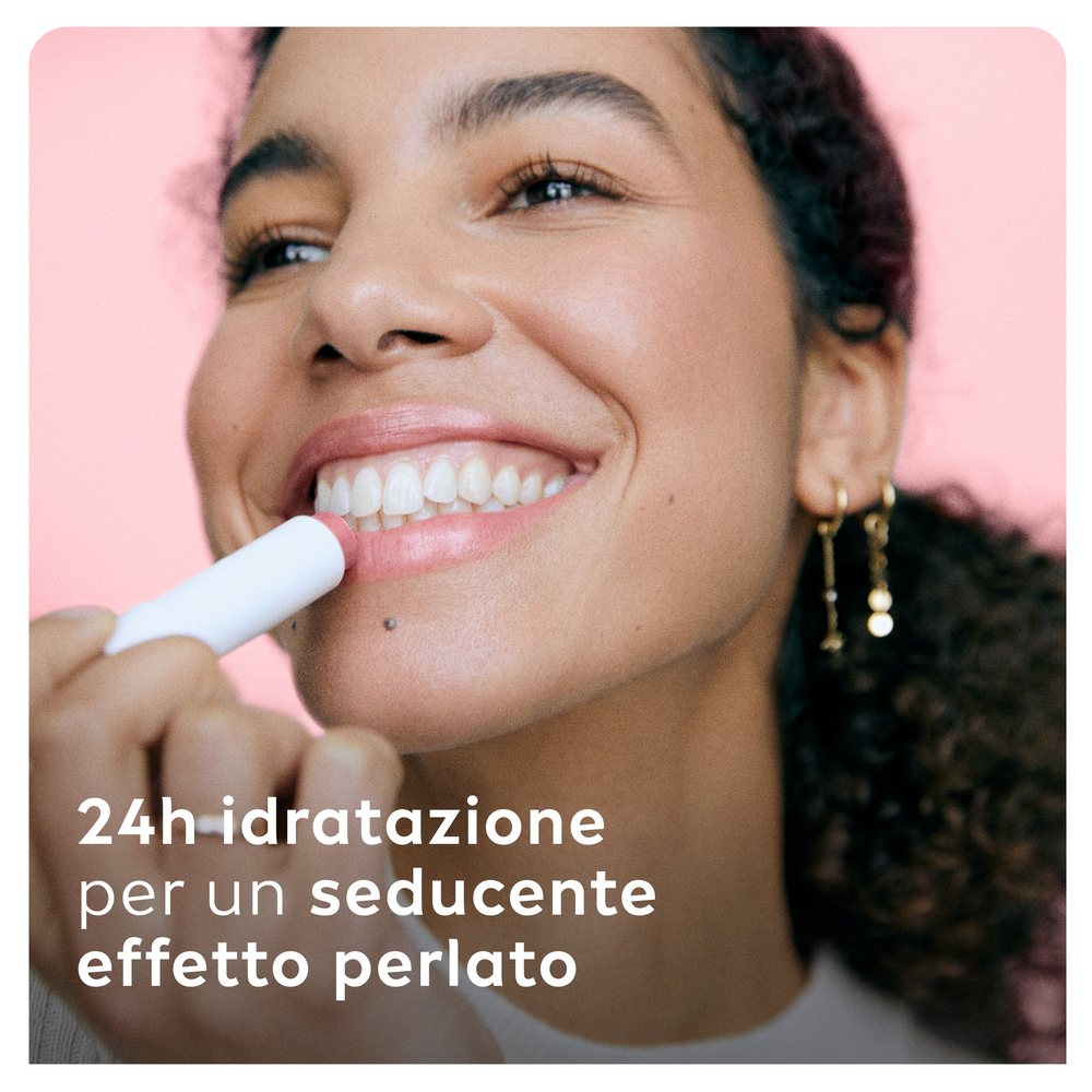 Labello Pearly Shine 4.8 g, Burrocacao labbra colorato e nutriente con Estratti di Perla e Seta
