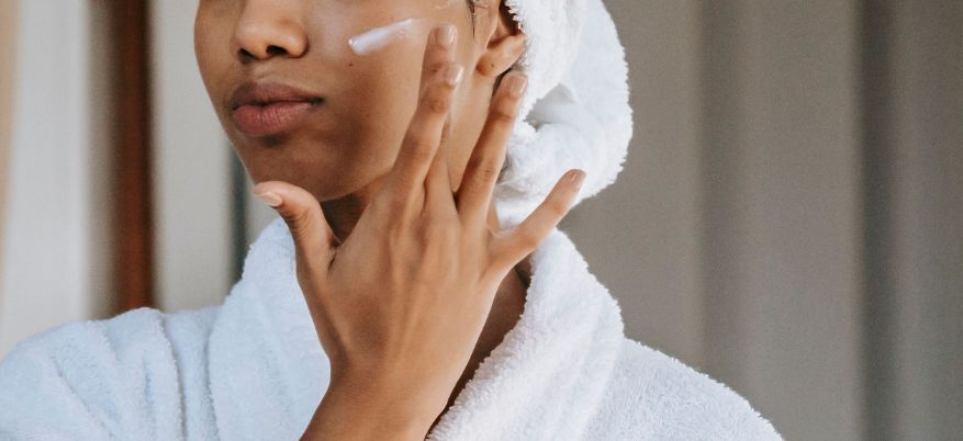 Barriera cutanea fragilizzata: cause, rimedi e skincare