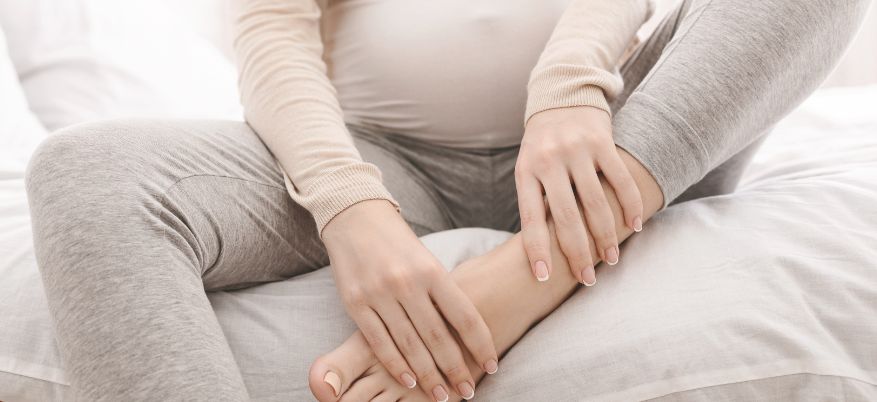 Piedi gonfi in gravidanza: rimedi efficaci per il benessere dei tuoi piedi