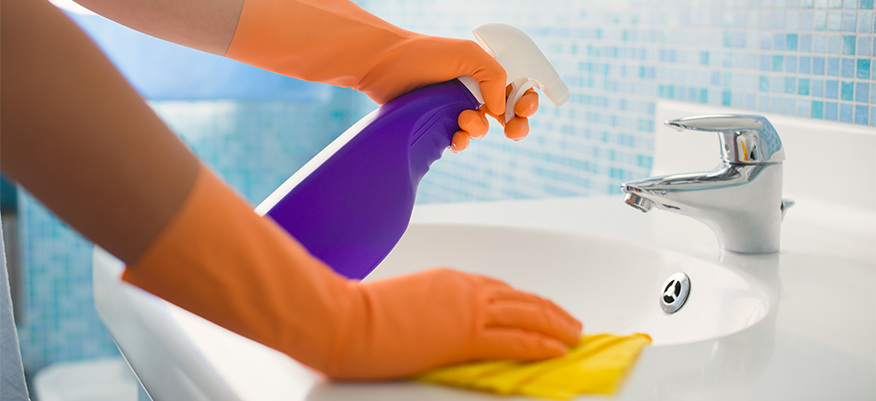 Come disinfettare e pulire casa per prevenire il contagio