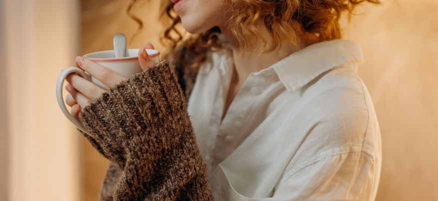 Brividi di freddo improvvisi: cause e rimedi efficaci