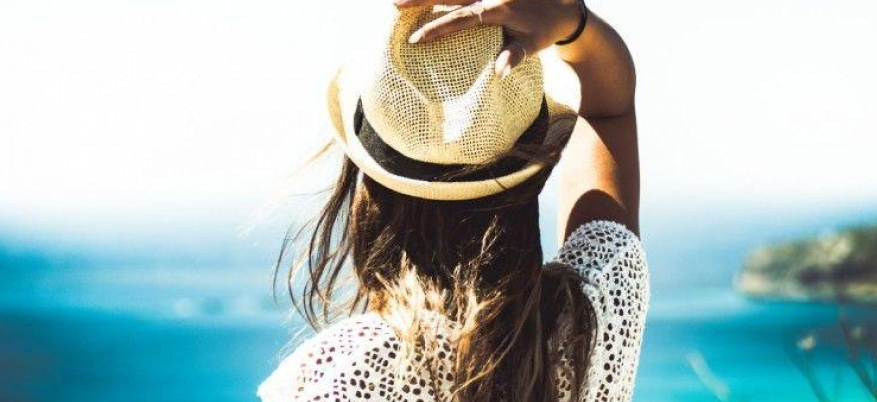 10 FATTORI CHIAVE PER USARE LA PROTEZIONE SOLARE PERFETTA