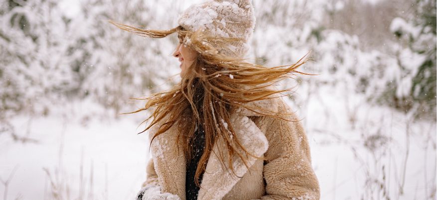 Protezione solare e idratazione in inverno: perché gli UVA danneggiano la pelle anche quando non c'è il sole