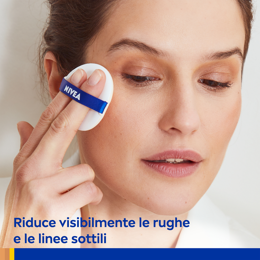 Nivea Q10 Plus Anti-Age 3in1 Skin Care Cushion Dark 15 ml, Crema viso colorata anti-età FP15