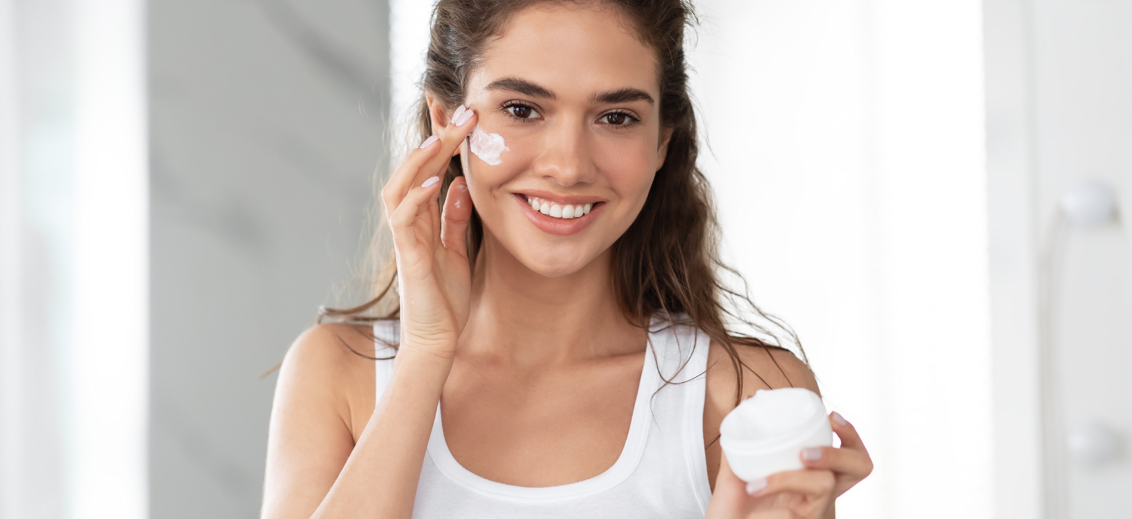 Crema viso con spf: come scegliere quella perfetta per l'estate