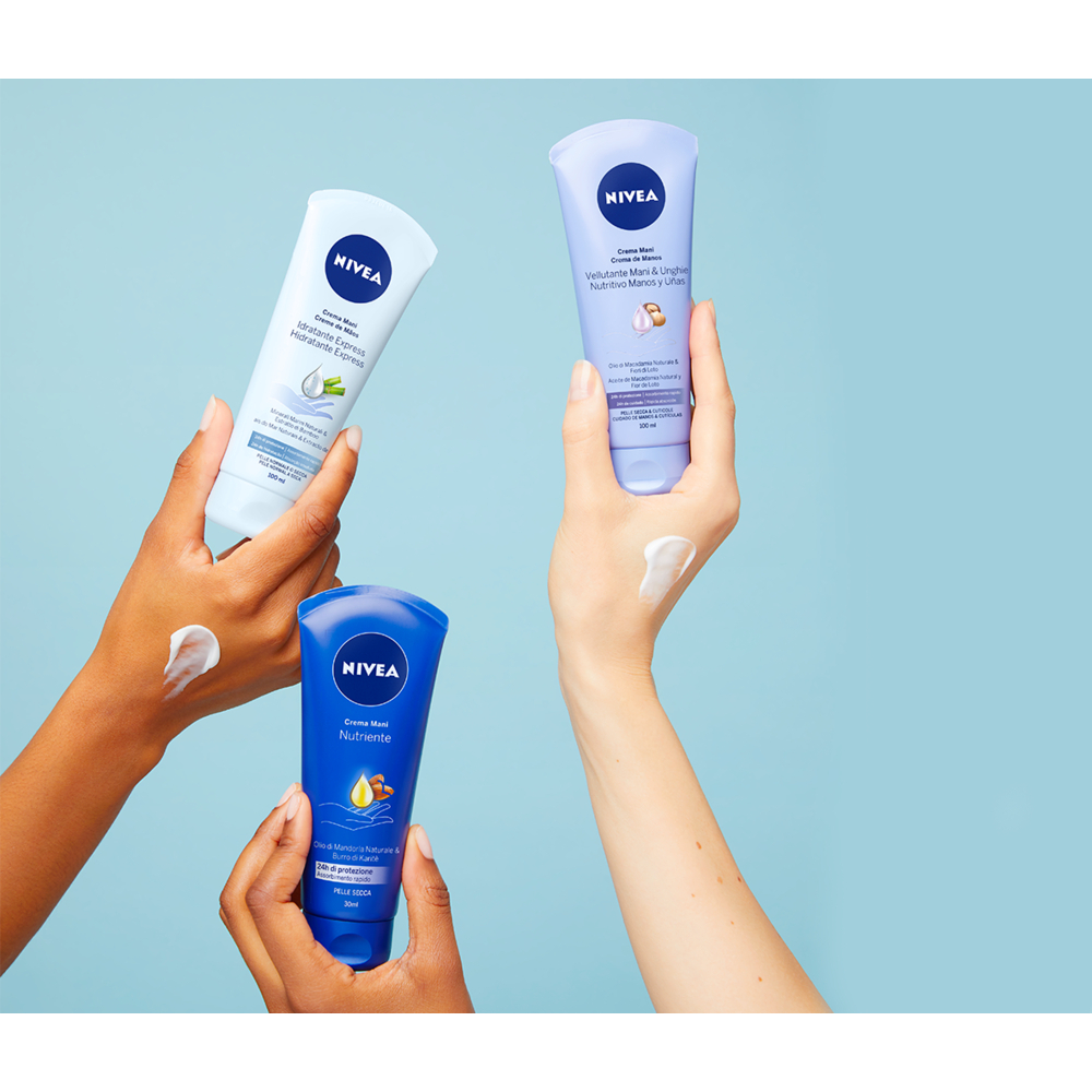 Nivea Crema Mani Nutriente 100 ml, Crema mani idratante e profumata arricchita con Olio di Mandorla
