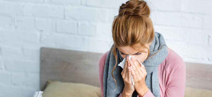 Come curare il raffreddore velocemente: rimedi e consigli