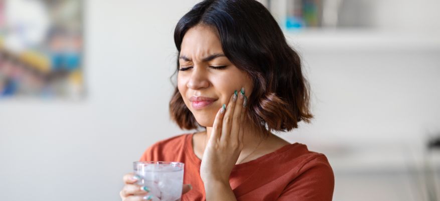 Denti sensibili al freddo: cause, rimedi e consigli per evitarlo