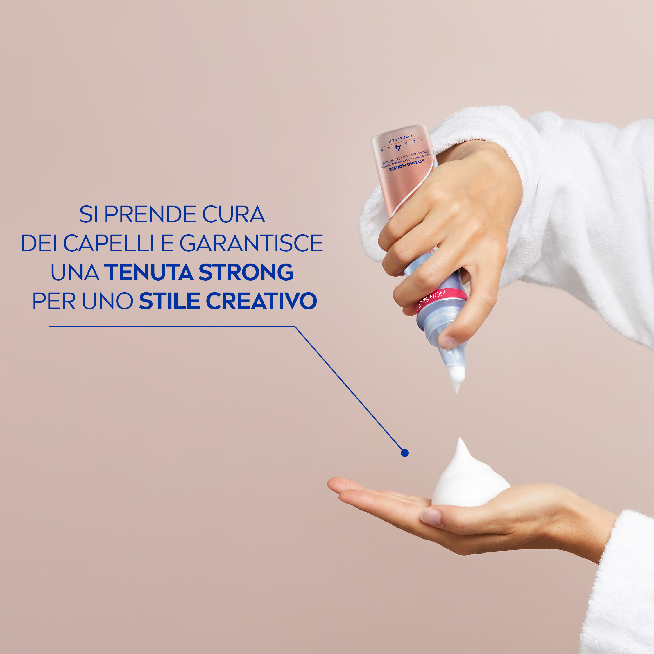 Nivea Styling Mousse Flexible Curls&Care 150 ml, Schiuma per la cura capelli ricci extra forte