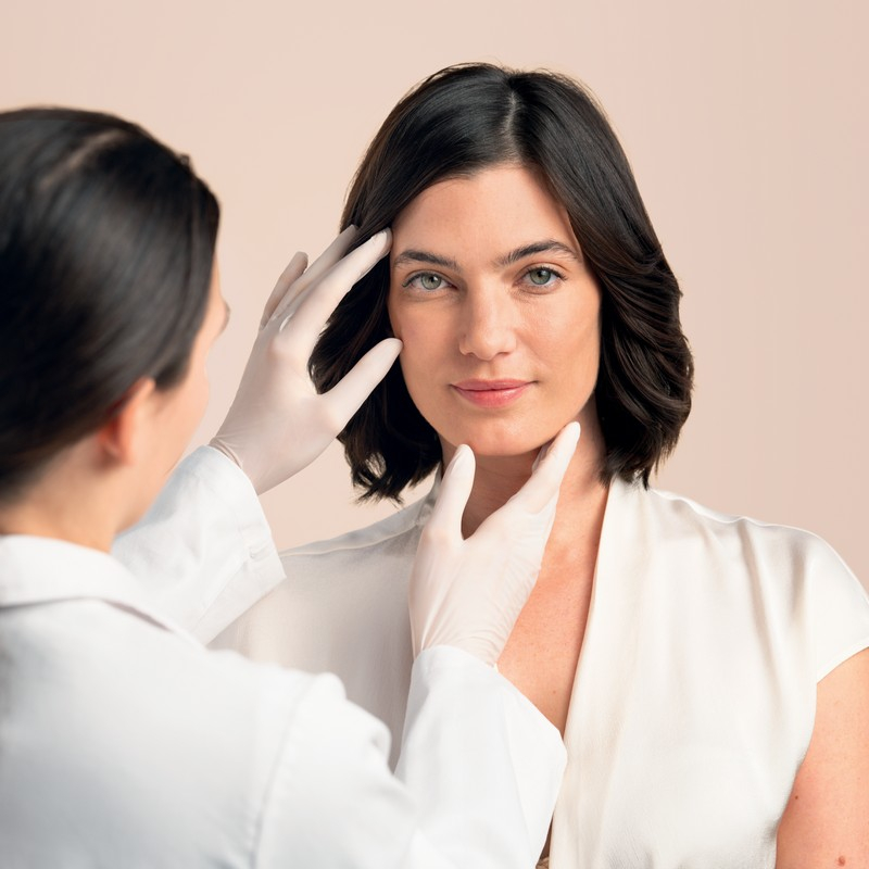 Eau Thermale Avène Hyaluron Activ B3 - Crema notte Multi-Intensive, anti-età - 40ml