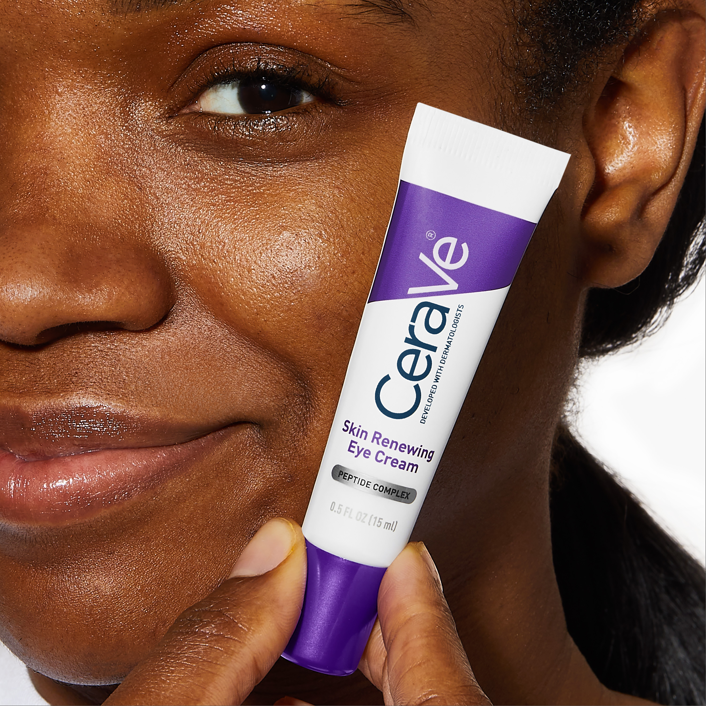 CeraVe - Skin Renewing Crema Contorno Occhi Con Peptidi 15 ml