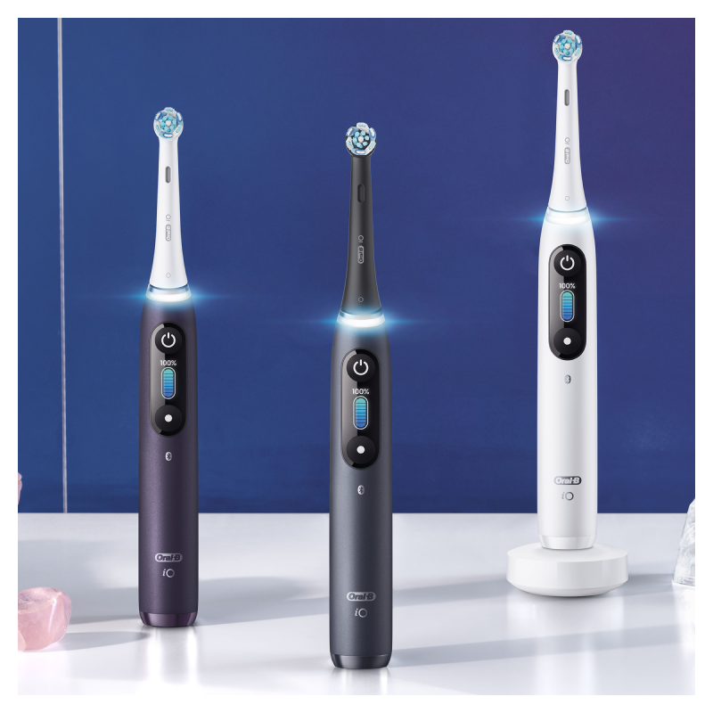 Oral-B iO - 8n - Spazzolino Elettrico Ricaricabile Nero con Tecnologia Magnetica Rivoluzionaria e Display a colori + Custodia da Viaggio Primium