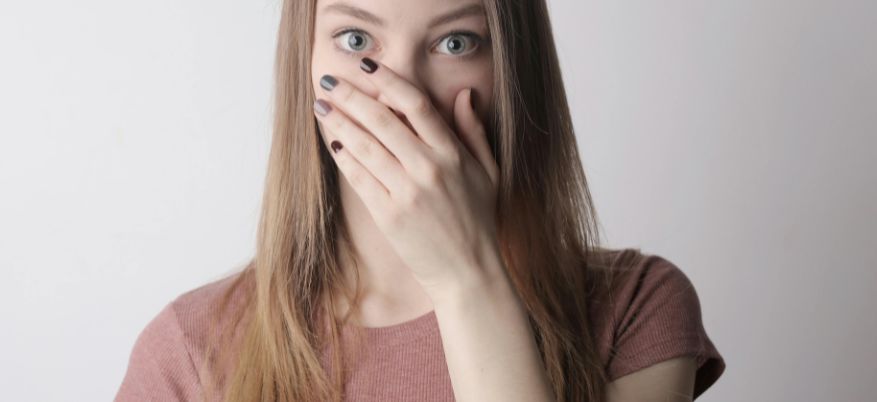 Gengive che sanguinano: cause, sintomi e rimedi utili