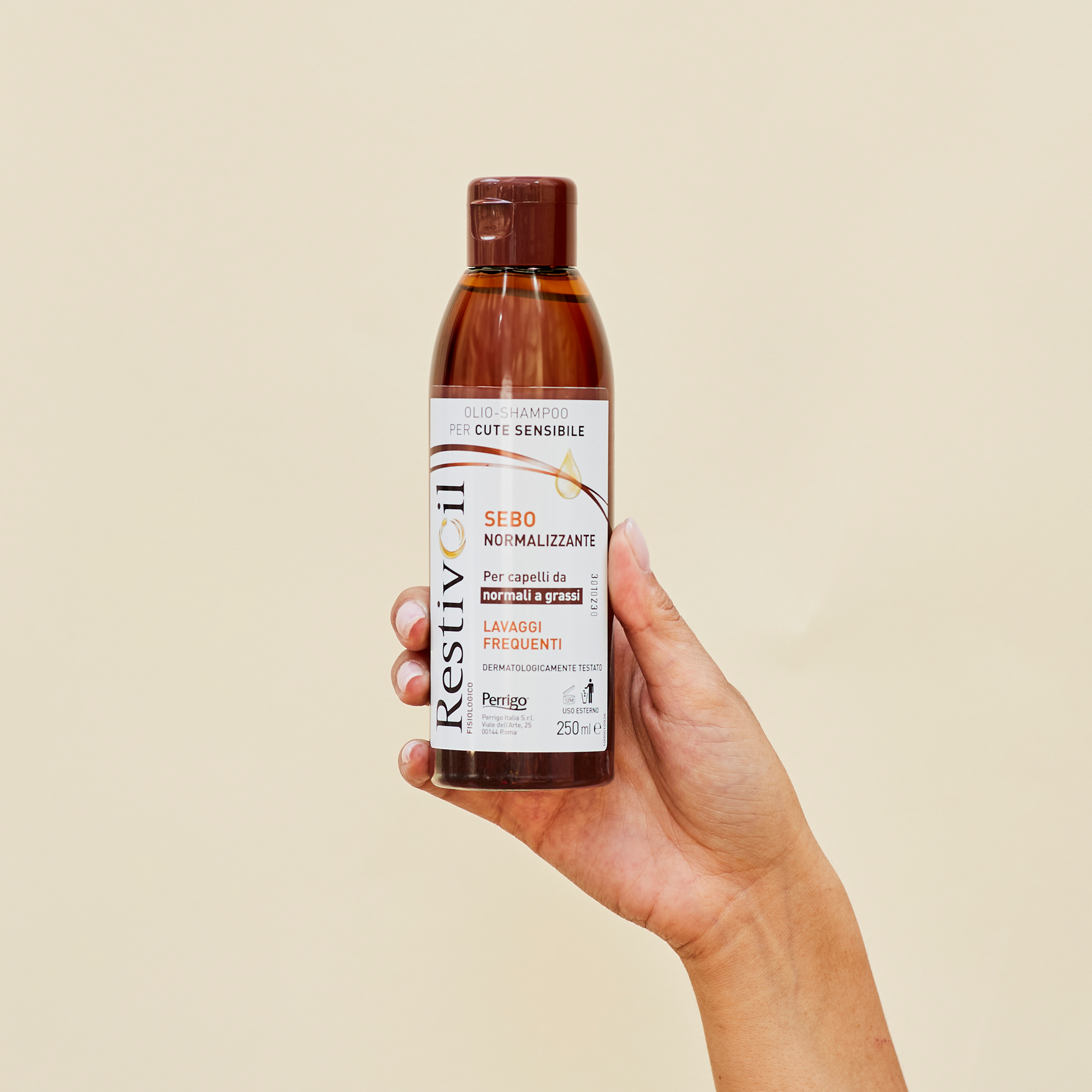 Restivoil Fisiologico Sebonormalizzante Olio Shampoo Lavaggi Frequenti 250 ml