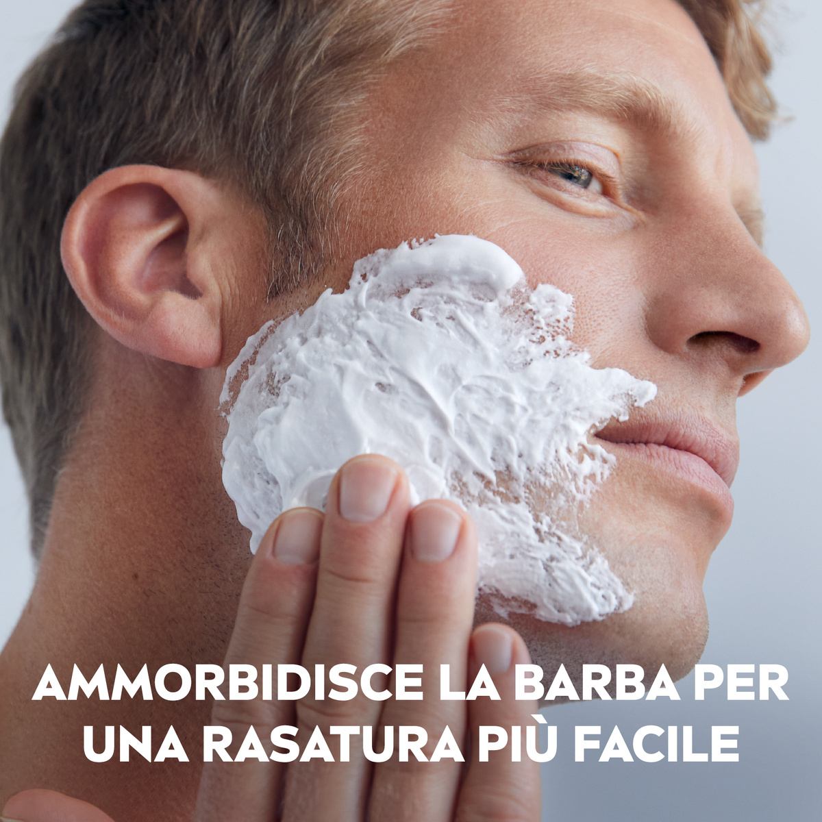 Nivea Men Sensitive Schiuma da Barba 200 ml, Schiuma per una rasatura delicata della pelle sensibile