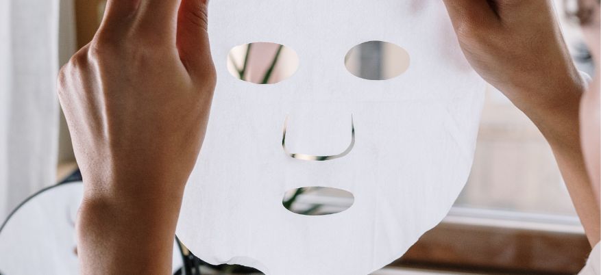 Maschere viso per pelle secca: a cosa servono e quando usarle