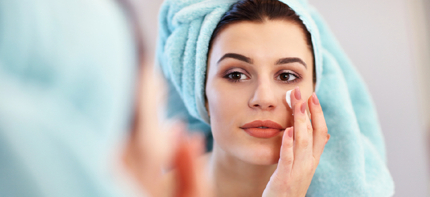 Maskne: tutto ciò c'è da sapere sull'acne da mascherina.